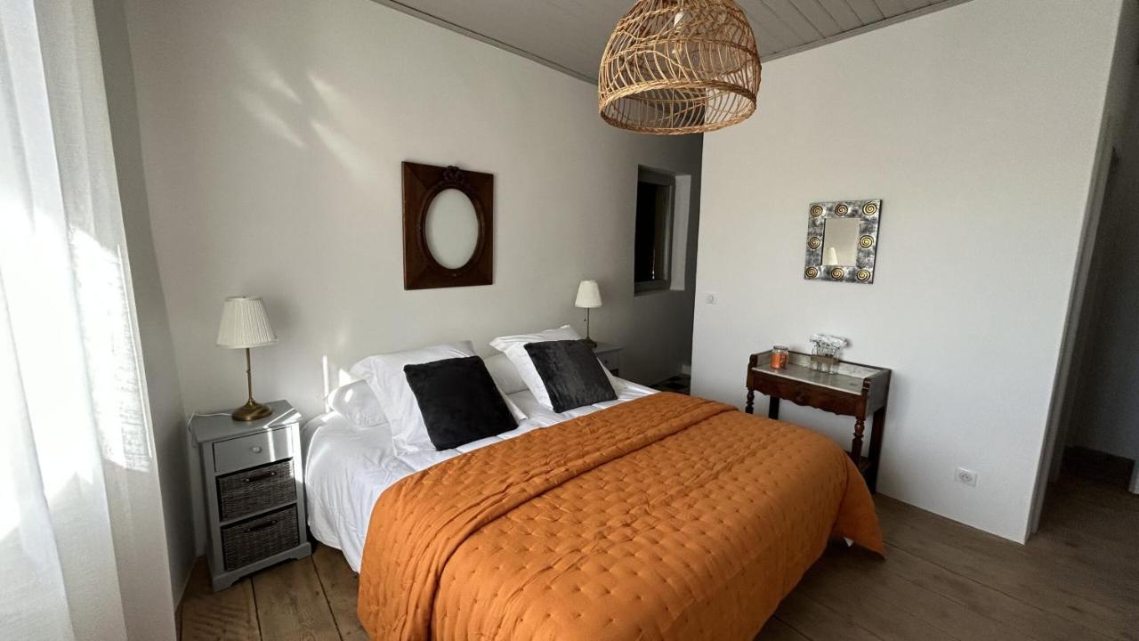 Le Petit Eden Bed & Breakfast Saint-Quentin-la-Poterie Exterior foto
