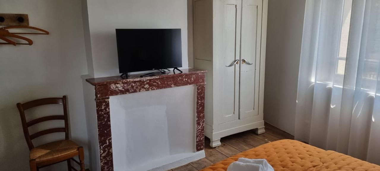 Le Petit Eden Bed & Breakfast Saint-Quentin-la-Poterie Exterior foto