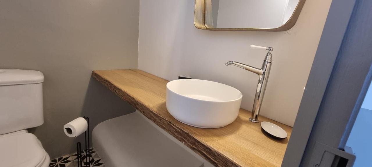 Le Petit Eden Bed & Breakfast Saint-Quentin-la-Poterie Exterior foto